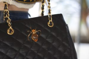 THE DIFFERENT WAYS TO ROCK A BROOCH
